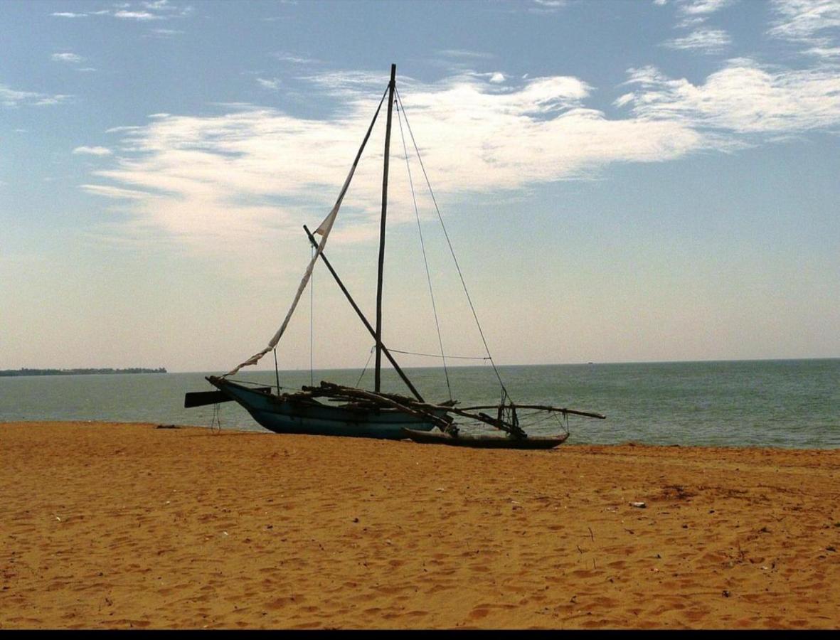 Hotel Silver Sands Negombo Exterior foto